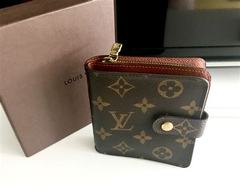 louis vuitton small wallet